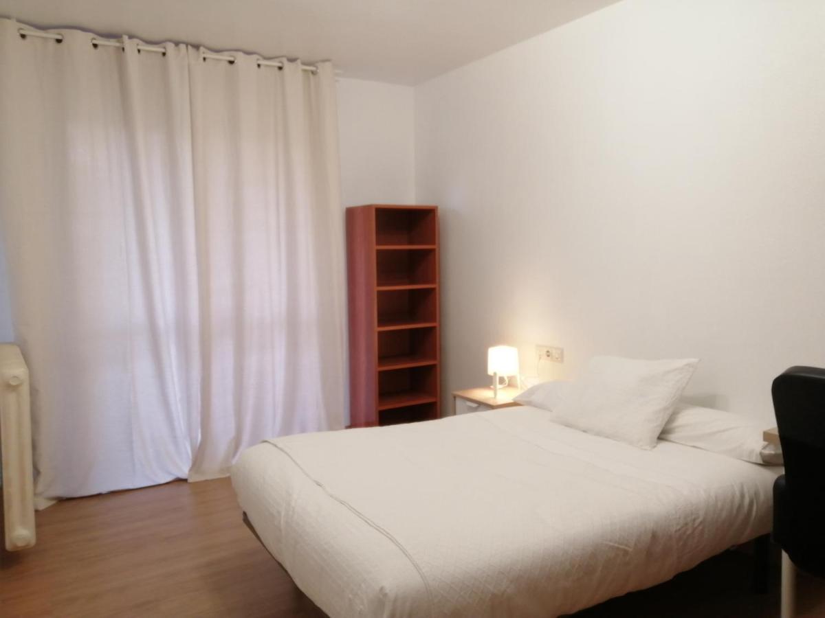 Funcional Y Renovado Apartamento En Iturrama Pamplona Bagian luar foto