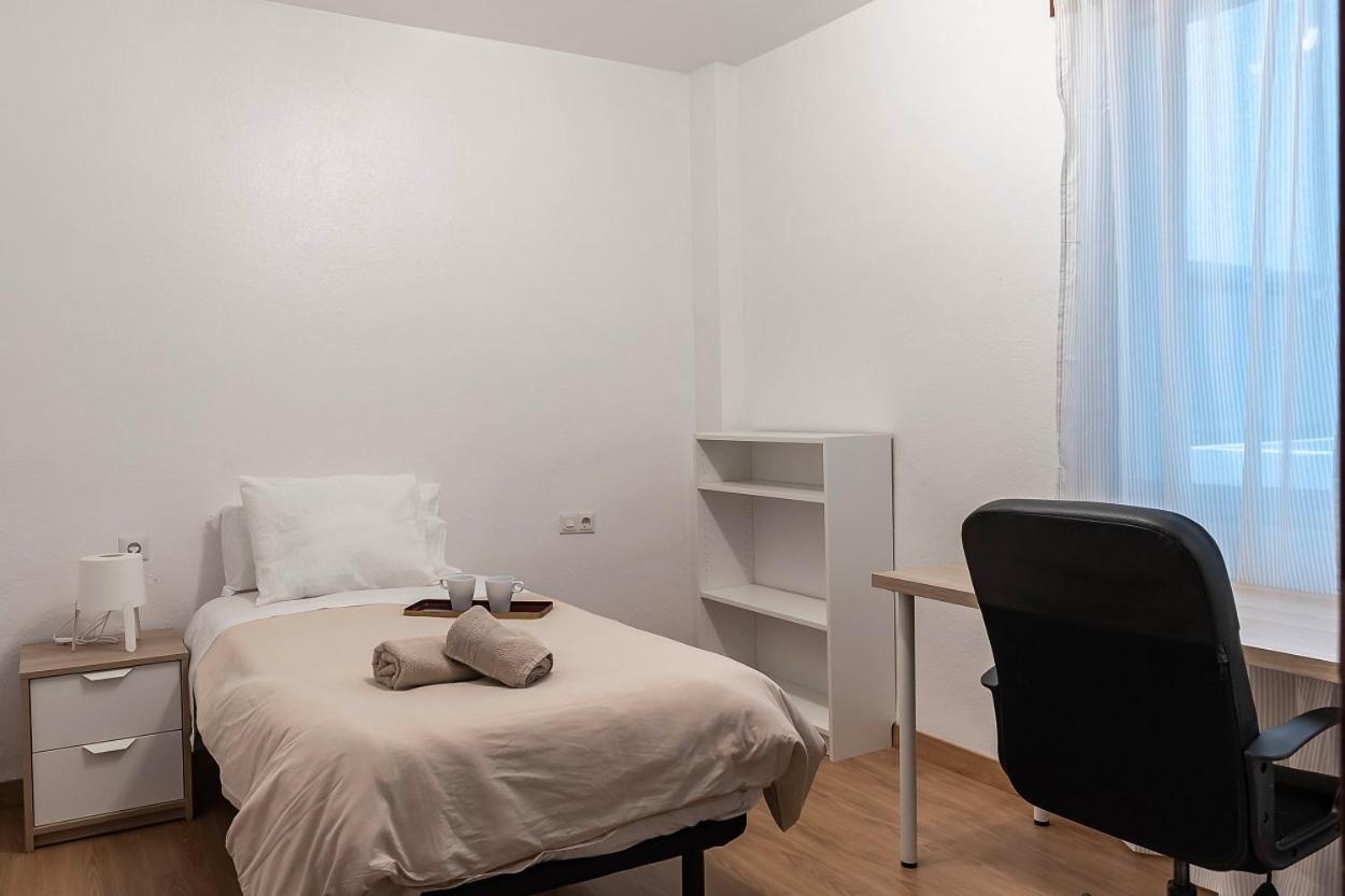 Funcional Y Renovado Apartamento En Iturrama Pamplona Bagian luar foto