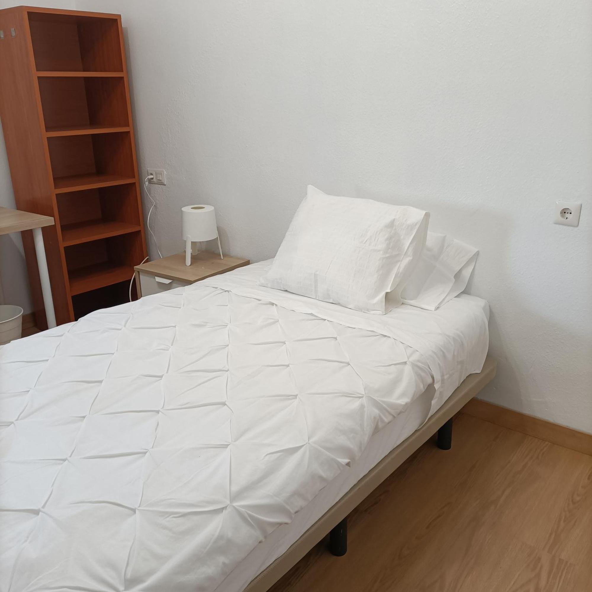 Funcional Y Renovado Apartamento En Iturrama Pamplona Bagian luar foto
